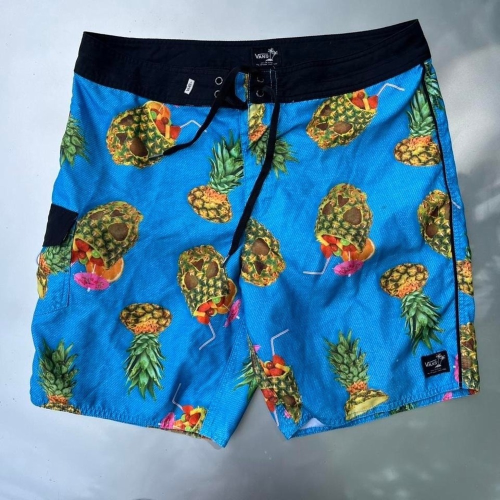 Vans pineapple boar shorts